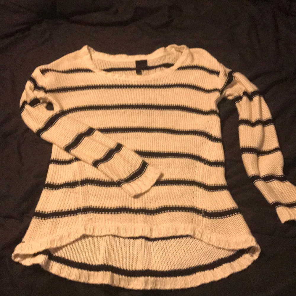 Fitted sweater
